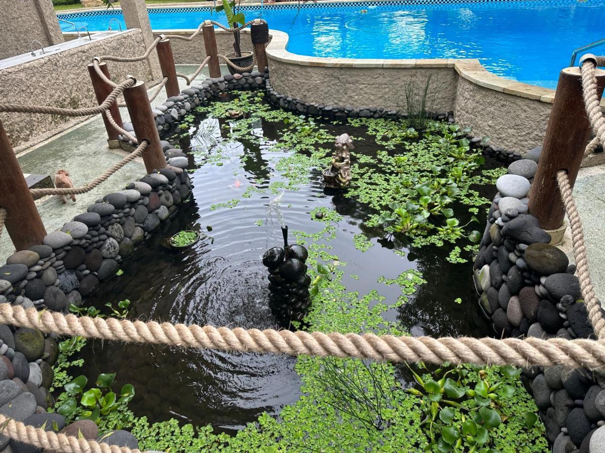 Lunar Dive Resort: Bamboo Villas Kubu Exterior foto