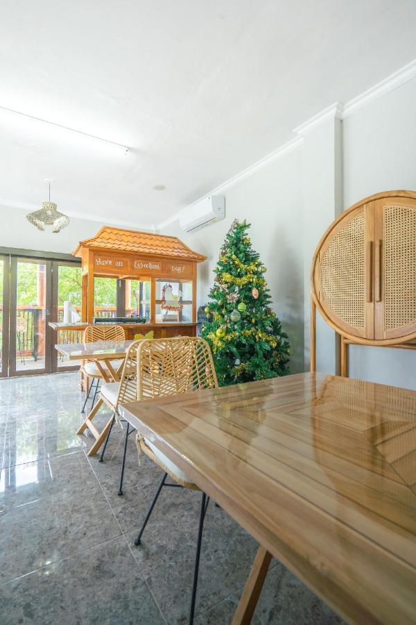 Lunar Dive Resort: Bamboo Villas Kubu Exterior foto