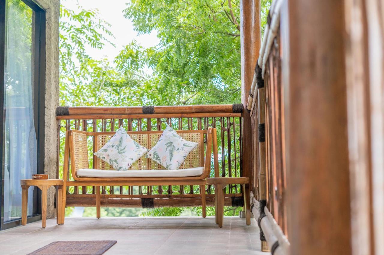 Lunar Dive Resort: Bamboo Villas Kubu Exterior foto