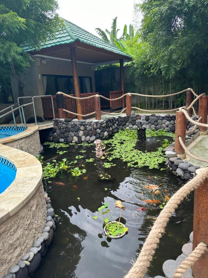 Lunar Dive Resort: Bamboo Villas Kubu Exterior foto